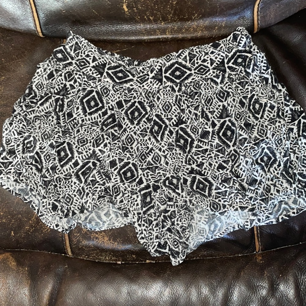 Mudd flowy shorts, size 10 girls (size 0 womens equivalent)